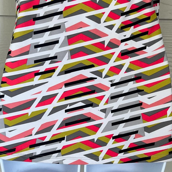 Fabletics Women's Pink Athletic Active Color Blocked Sleeveless Tank Size Large - Picture 4 of 8